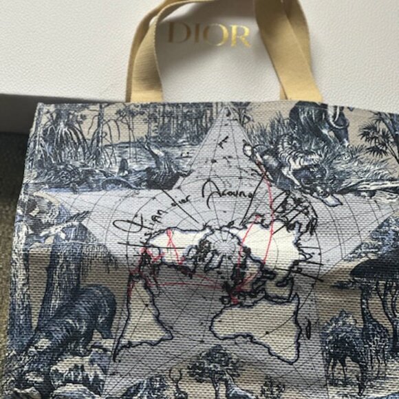 Christian DIOR VIP Exclusive Around the World Tote Bag (NEW) - Picture 9 of 15